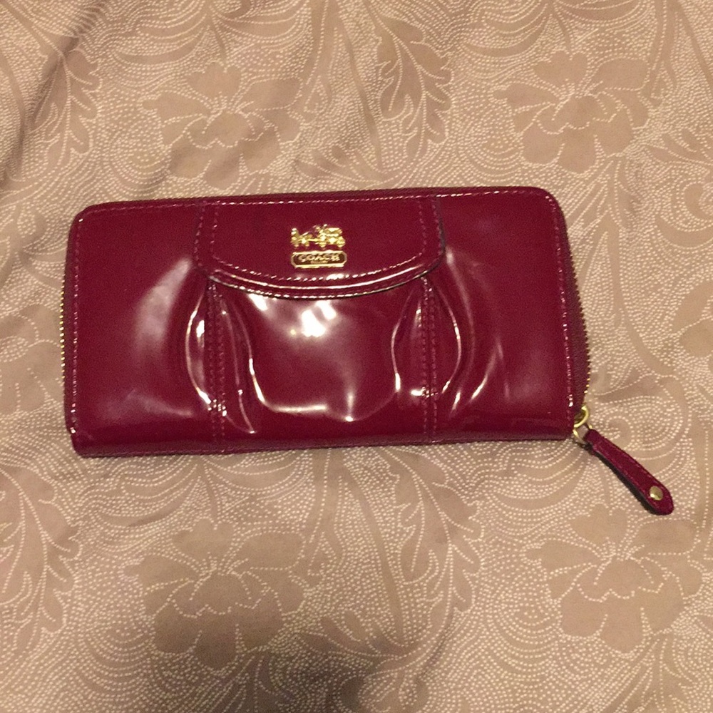 PATENT COACH WALLET